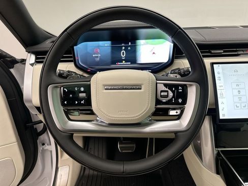 Certified 2025 Land Rover Range Rover SE image 12