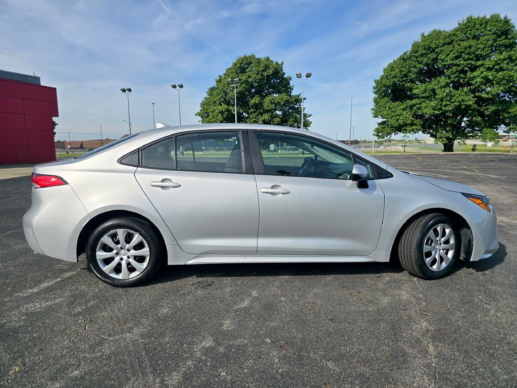 Certified 2025 Toyota Corolla LE FWD image 15
