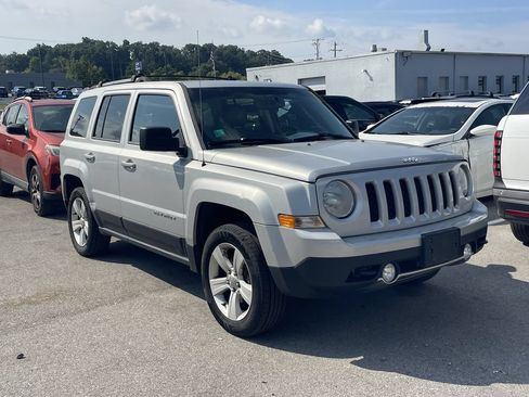 Used 2014 Jeep Patriot Limited w/ Sun/Sound Group AWD/4WD image 1