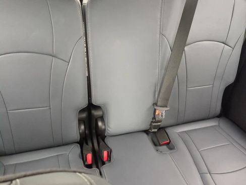 Used 2019 Buick Enclave Essence image 21