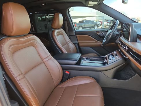 Used 2022 Lincoln Aviator Reserve image 18