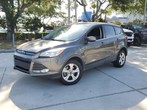 Used 2016 Ford Escape SE image 1