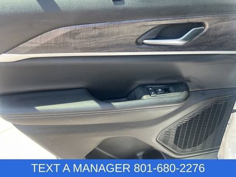 Used 2023 Jeep Grand Cherokee Limited w/ Luxury Tech Group II AWD/4WD image 39