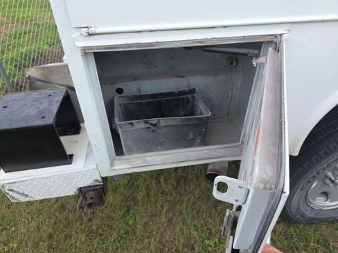 Used 2006 Ford F350 4x4 Regular Cab Super Duty image 20