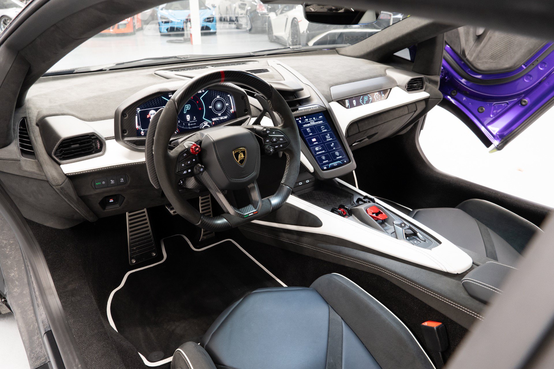 Used 2024 Lamborghini Revuelto AWD/4WD image 24