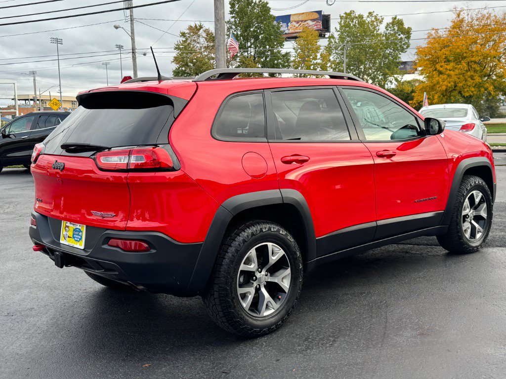 Used 2017 Jeep Cherokee Trailhawk w/ Trailer Tow Group AWD/4WD image 5
