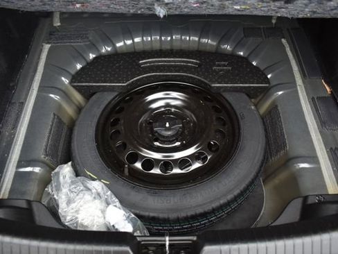 Used 2023 Chevrolet Malibu LT image 35