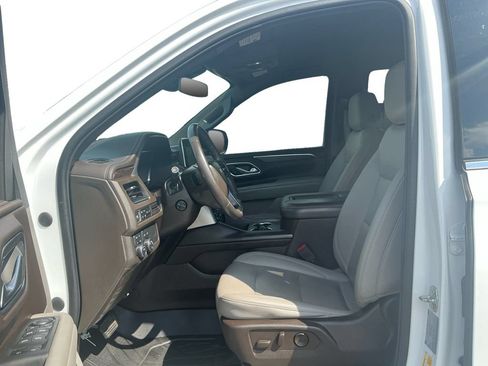 Used 2022 Chevrolet Tahoe LT w/ Luxury Package AWD/4WD image 14