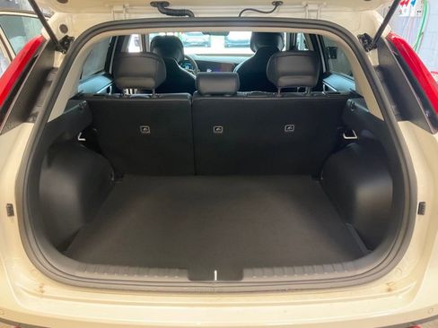 Certified 2025 Kia Niro EX Touring image 21