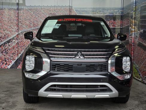 Used 2024 Mitsubishi Outlander SE Black Edition image 3