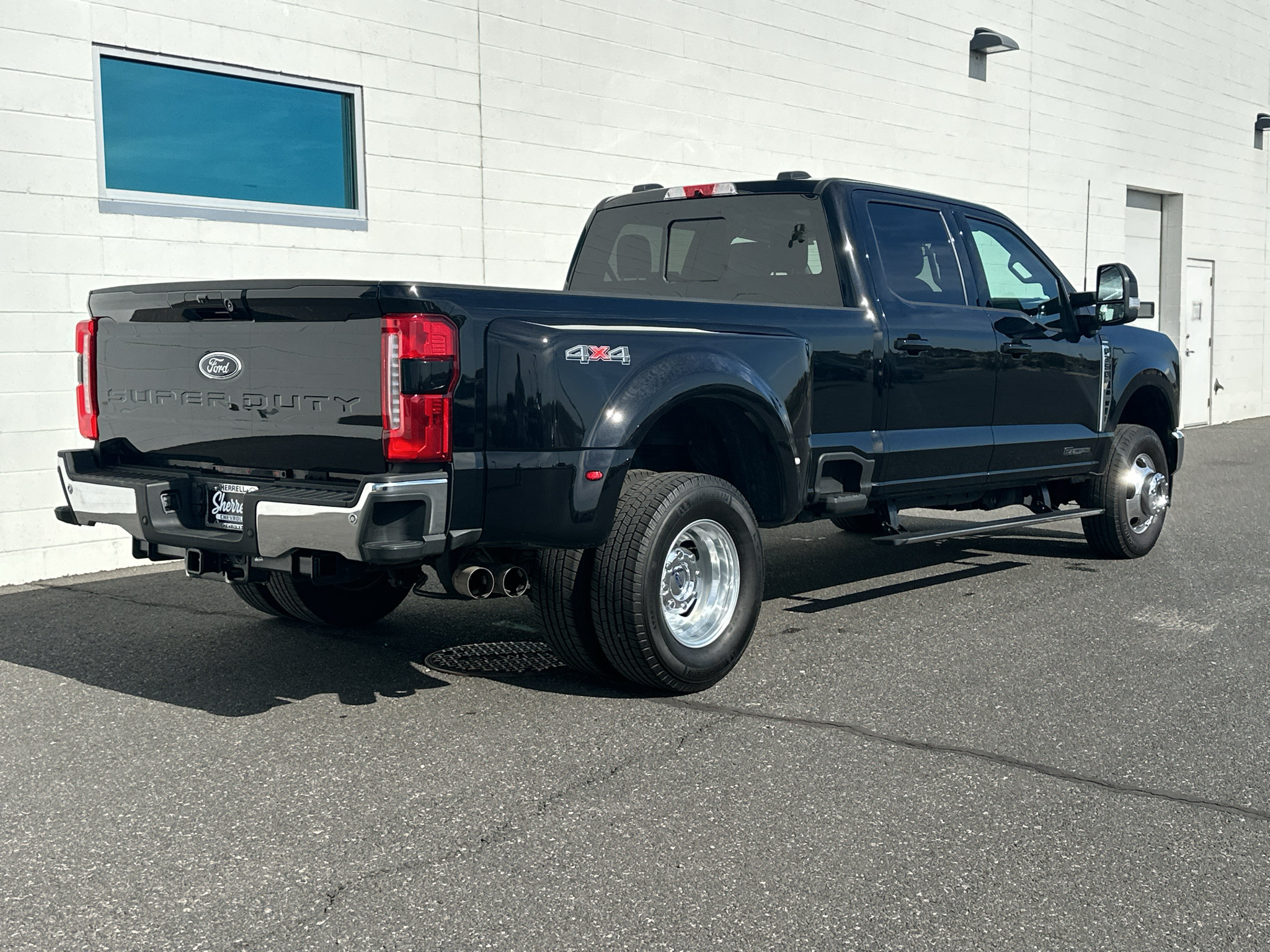 Used 2026 Ford F350 Lariat w/ Lariat Ultimate Package AWD/4WD image 4