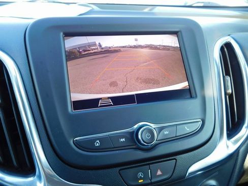 Used 2022 Chevrolet Equinox LT w/ Driver Convenience Package image 35