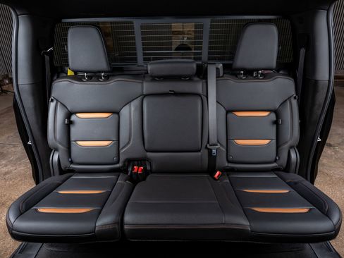 Used 2024 GMC Sierra 1500 AT4 w/ AT4 Preferred Package image 34