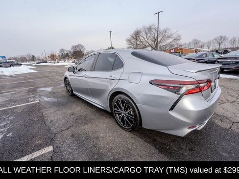 Used 2023 Toyota Camry SE w/ Cold Weather Package image 5