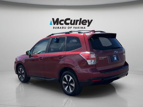 Used 2017 Subaru Forester 2.5i Premium AWD/4WD image 4