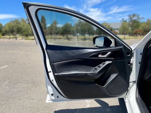 Used 2014 MAZDA MAZDA3 i Touring FWD image 9