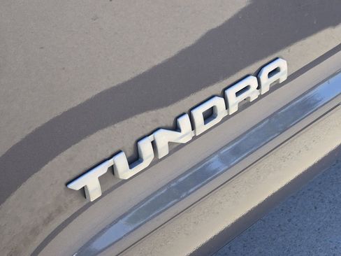 Used 2017 Toyota Tundra SR5 image 12