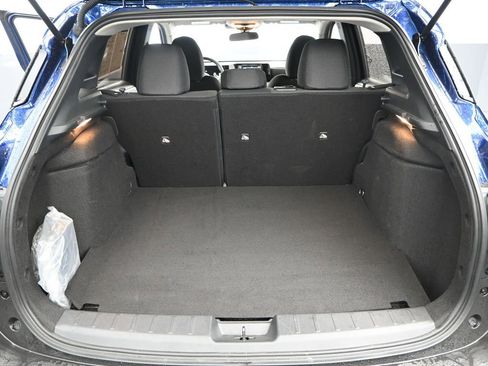 Used 2025 Nissan Kicks S image 11