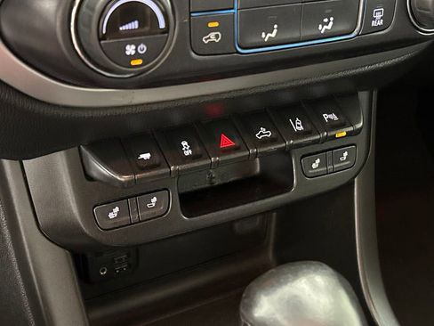 Used 2022 Chevrolet Colorado LT w/ Luxury Package RWD image 41