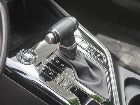 Used 2023 Kia Niro SX Touring FWD image 20