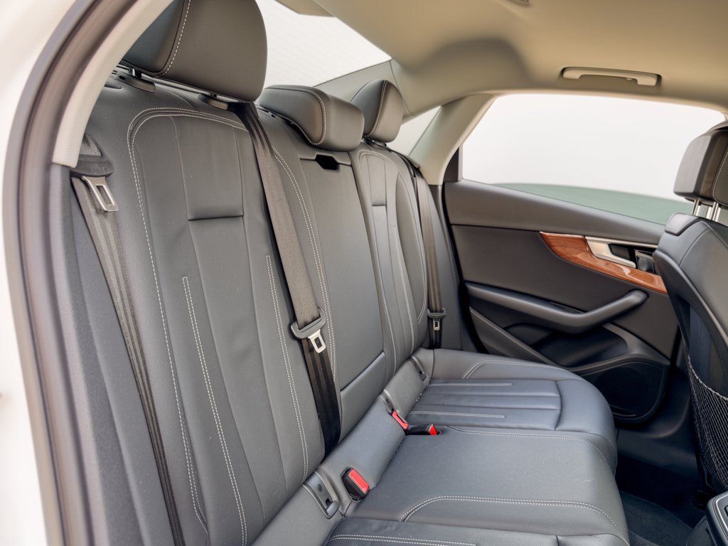 Used 2022 Audi A4 2.0T Premium w/ Convenience Package AWD/4WD image 29