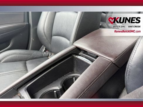 Used 2018 MAZDA MAZDA3 Touring FWD image 30