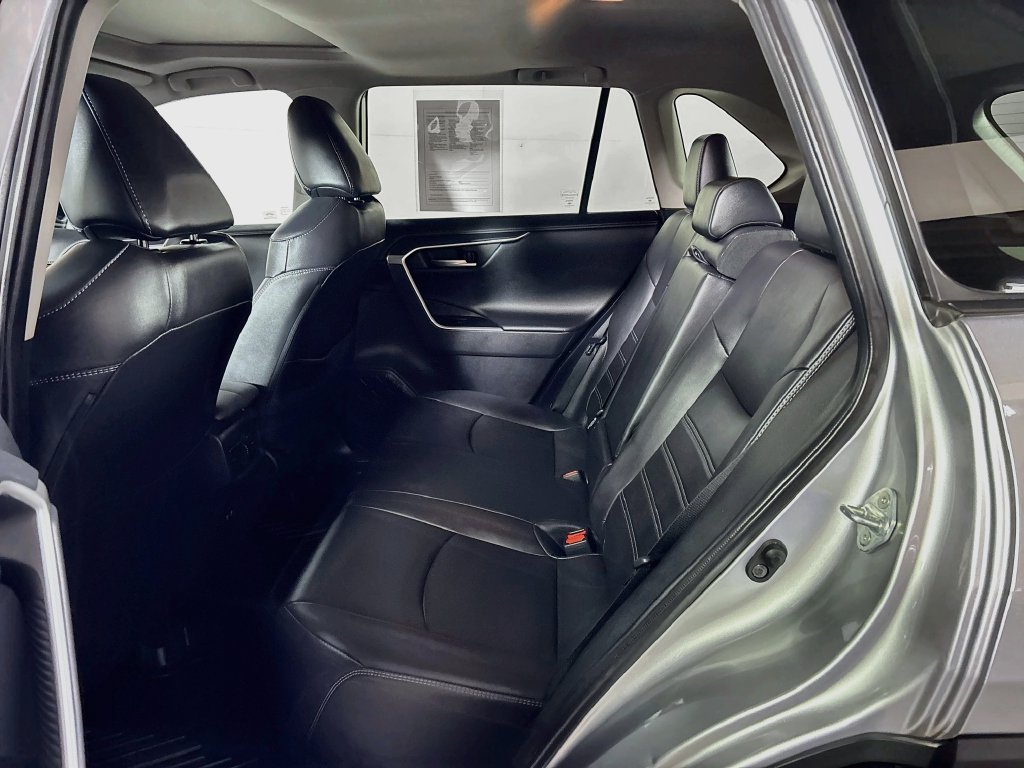 Used 2019 Toyota RAV4 Limited FWD image 21