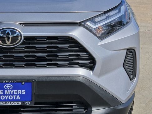 Used 2025 Toyota RAV4 XLE FWD image 4