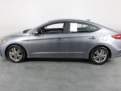 Used 2017 Hyundai Elantra SE image 10