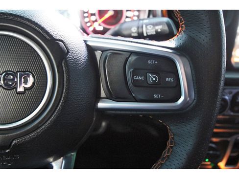 Used 2022 Jeep Gladiator Mojave w/ Cold Weather Group image 17