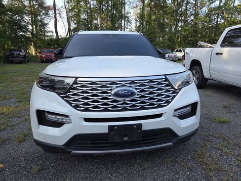 Used 2020 Ford Explorer Platinum w/ Premium Technology Package AWD/4WD image 3