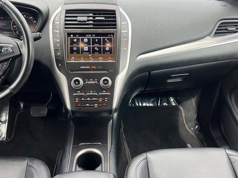 Used 2017 Lincoln MKC Premiere image 24