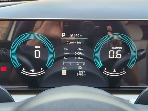 Used 2025 Hyundai Tucson SE FWD image 12