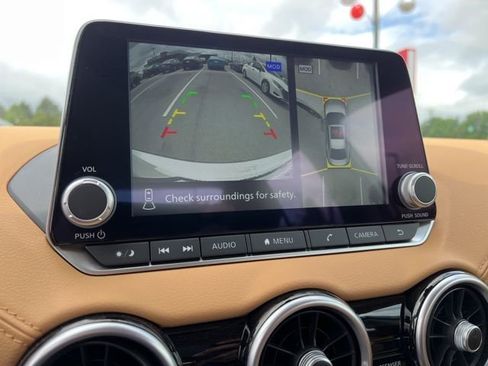 Used 2024 Nissan Sentra SV w/ SV Premium Package image 17