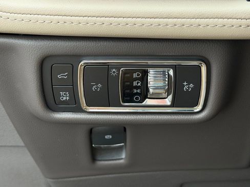 Used 2022 Lincoln Nautilus Reserve w/ Equipment Group 201A image 22