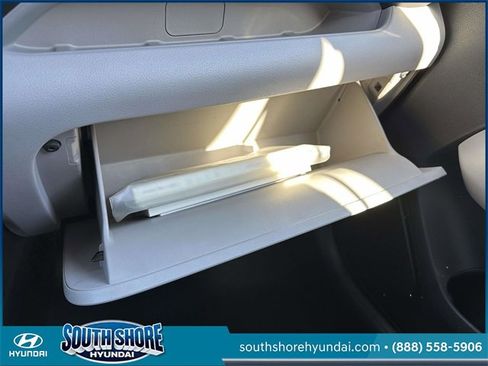 Certified 2021 Hyundai Venue SEL w/ Premium Package image 36