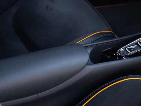 Used 2023 McLaren Artura RWD image 66