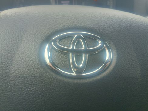 Used 2023 Toyota Tacoma TRD Off-Road image 21