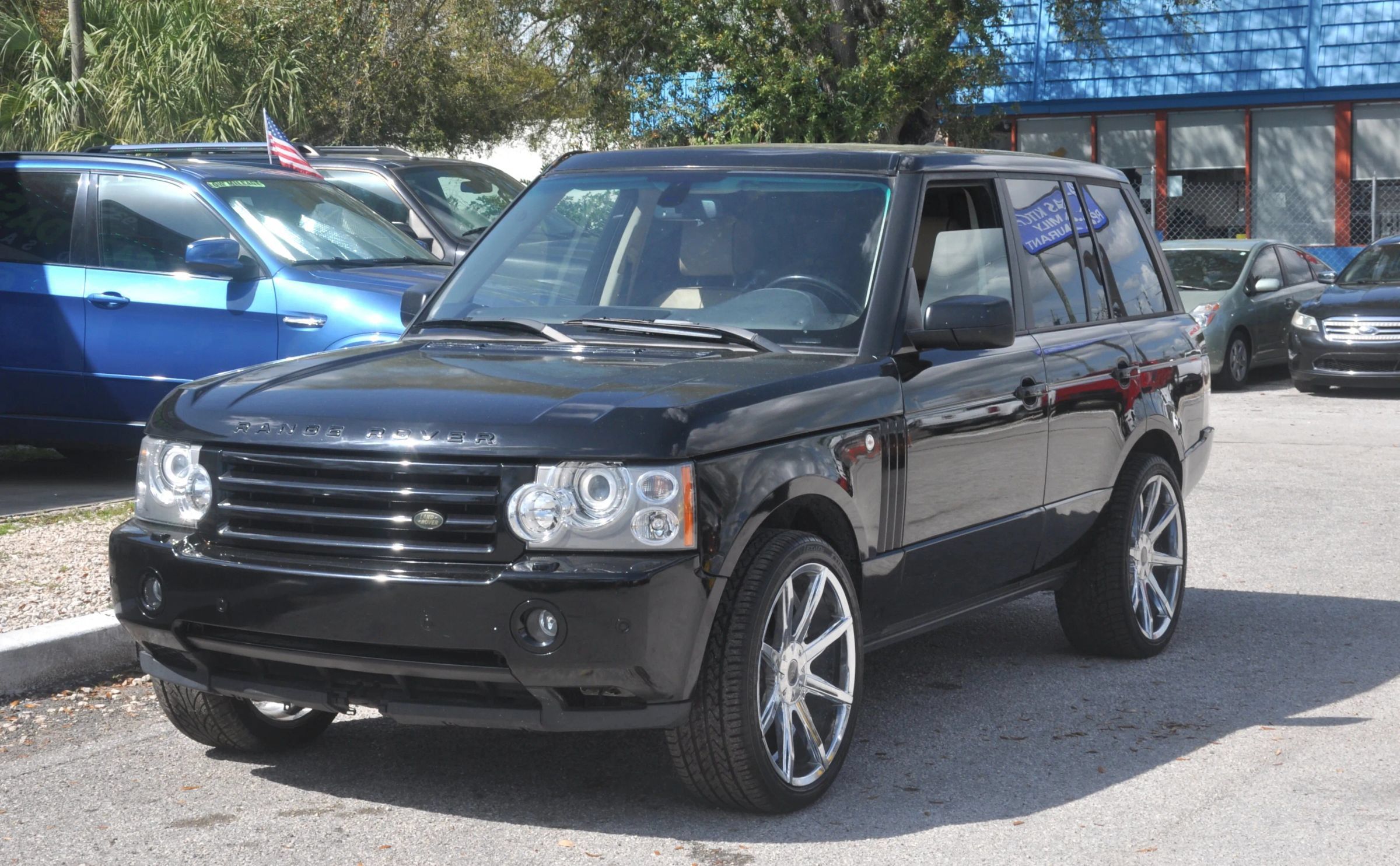 Used 2008 Land Rover Range Rover HSE AWD/4WD image 2