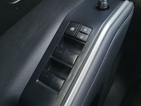Certified 2023 Toyota Highlander LE FWD image 18