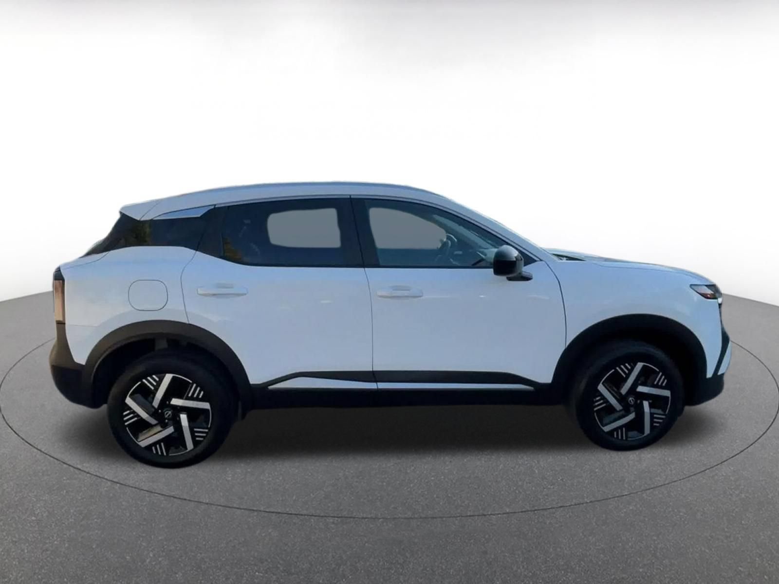 Used 2026 Nissan Kicks SV w/ Cold Weather Package FWD image 15