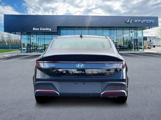 Certified 2026 Hyundai Sonata SE FWD image 9