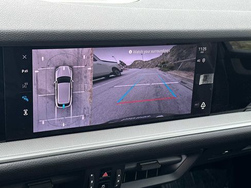 Used 2025 Porsche Cayenne image 20