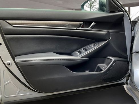 Used 2022 Honda Accord Sport image 17