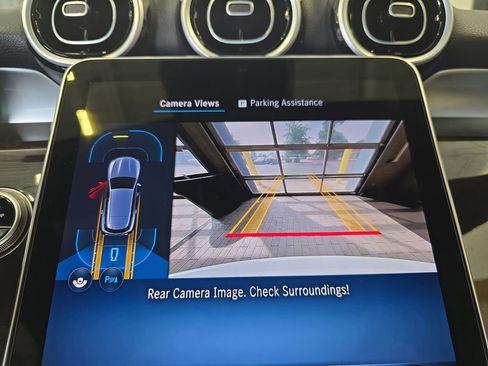 Used 2025 Mercedes-Benz GLC 300 image 24