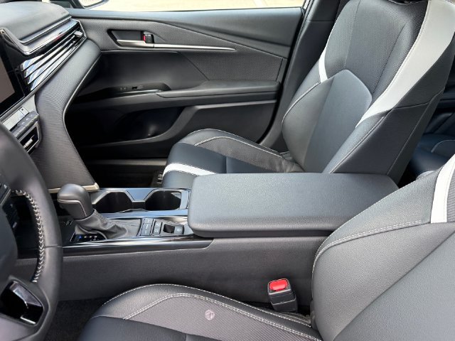 Used 2026 Toyota Camry SE FWD image 10