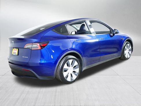 Used 2023 Tesla Model Y Long Range AWD/4WD image 7