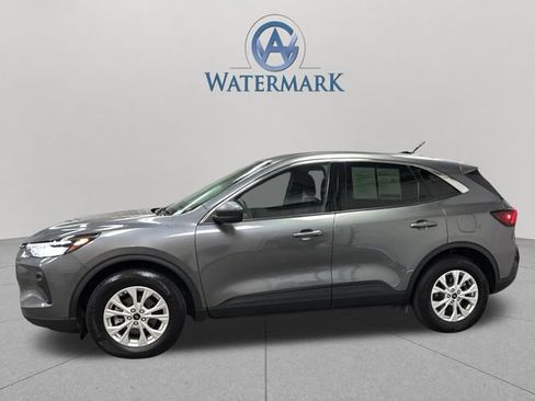 Used 2023 Ford Escape Active AWD/4WD image 2