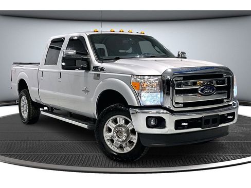 Used 2015 Ford F250 Lariat w/ Chrome Package image 2