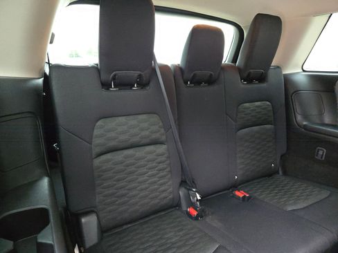 Used 2023 Nissan Pathfinder SV image 27